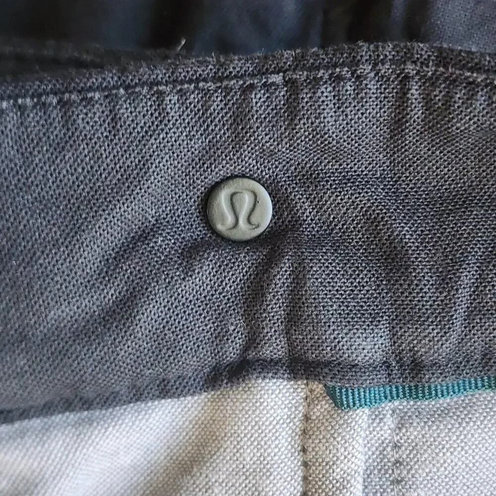 Lululemon Athletica Shorts Mens 36 Charcoal Chino Stretch Casual Golf Athletic